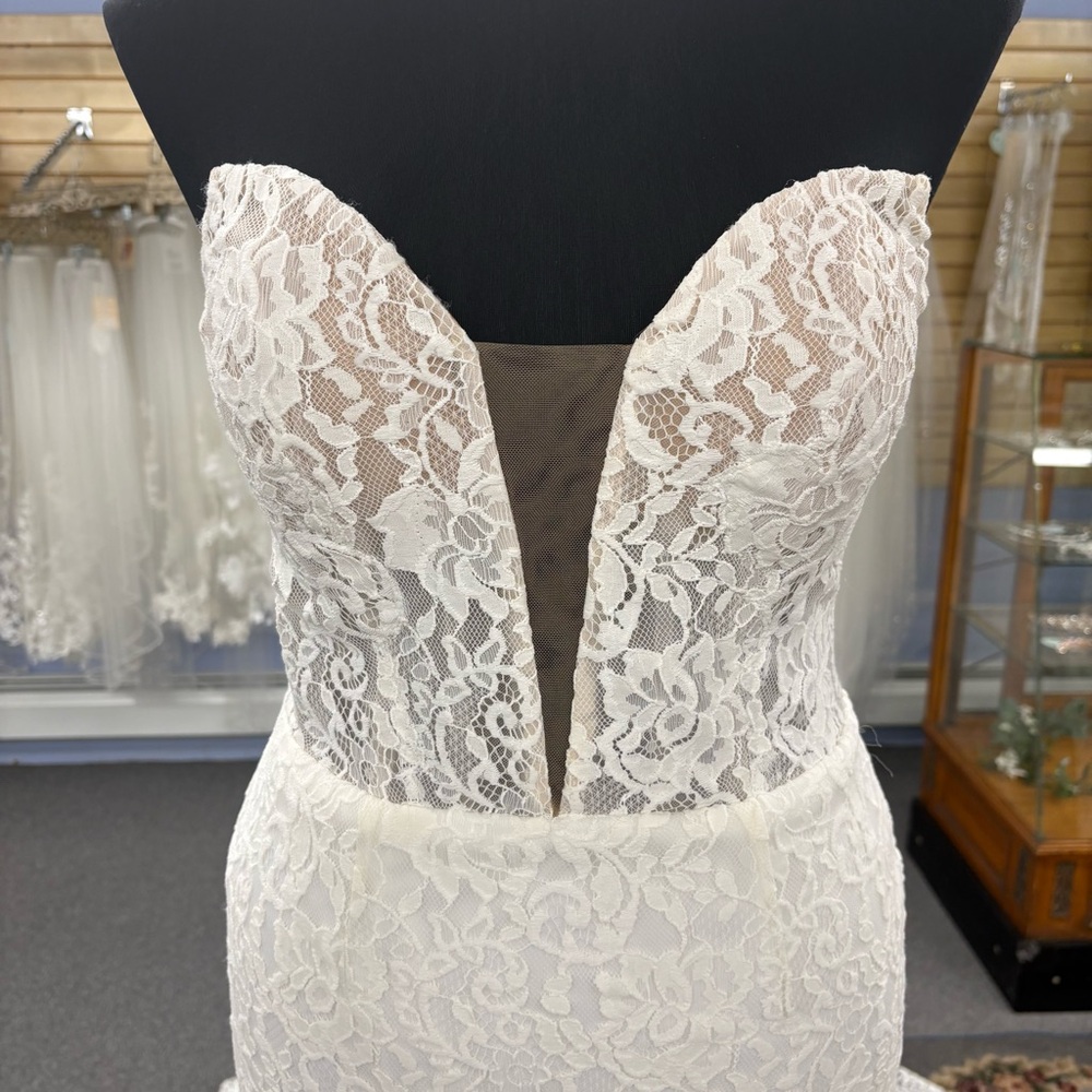 Allure Wedding Dress– Style R3704 - Picture 2 of 9